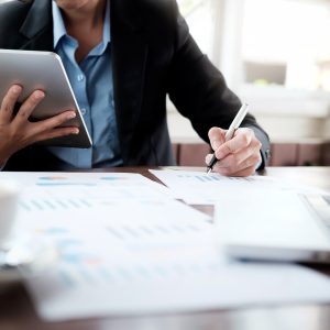 MBA 和 EMBA 之間的 5 個主要區別