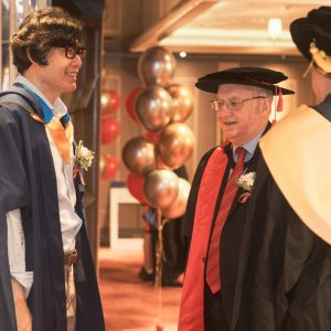 PHD、DBA和EDBA：博士學位的不同之處